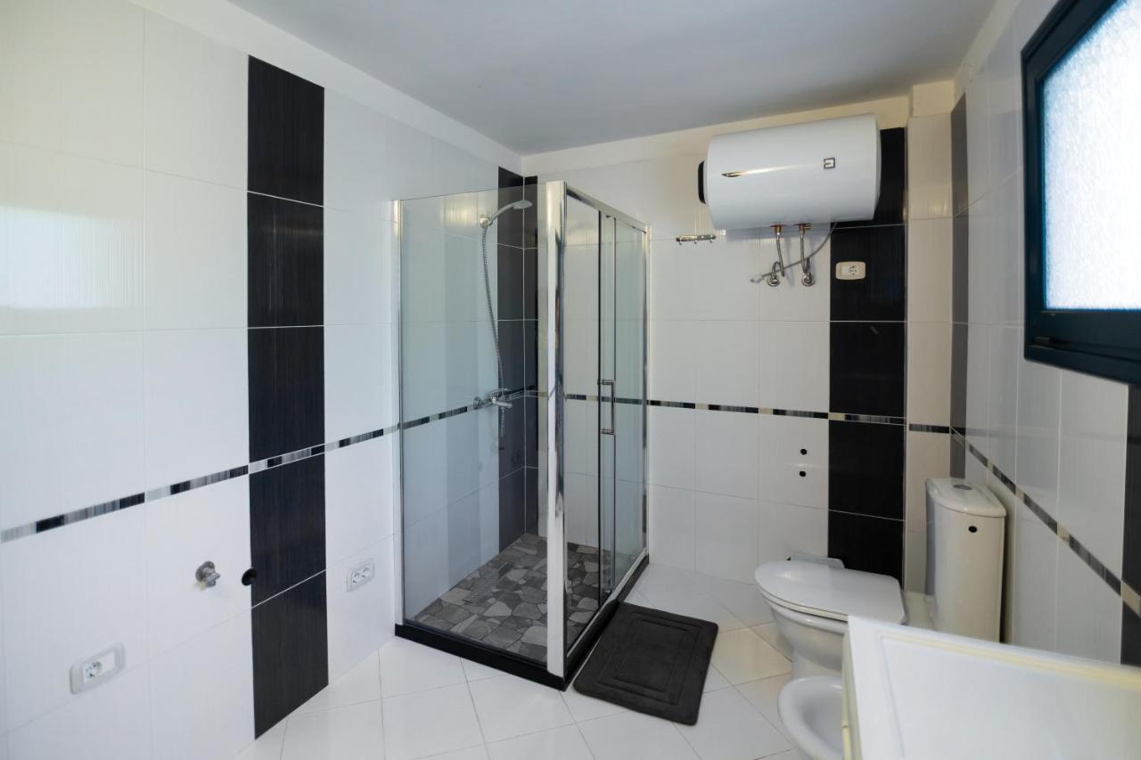 Villa Mare - For Families & Groups Вльора Екстер'єр фото